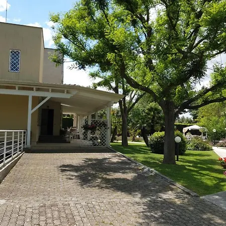Parco Del Melograno Apartment *