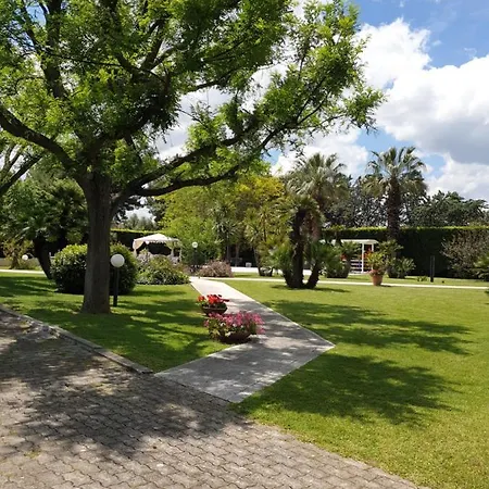 Parco Del Melograno 아파트